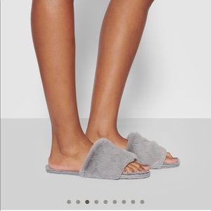 SKIMS Slippers Size40